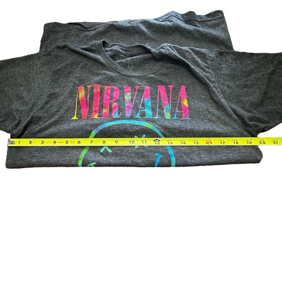 NIRVANA OFFICIALLY LICENSED DARK GRAY SMILEY FACE LOGO T-SHIRT SIZE LARGE - Picture 5 of 7